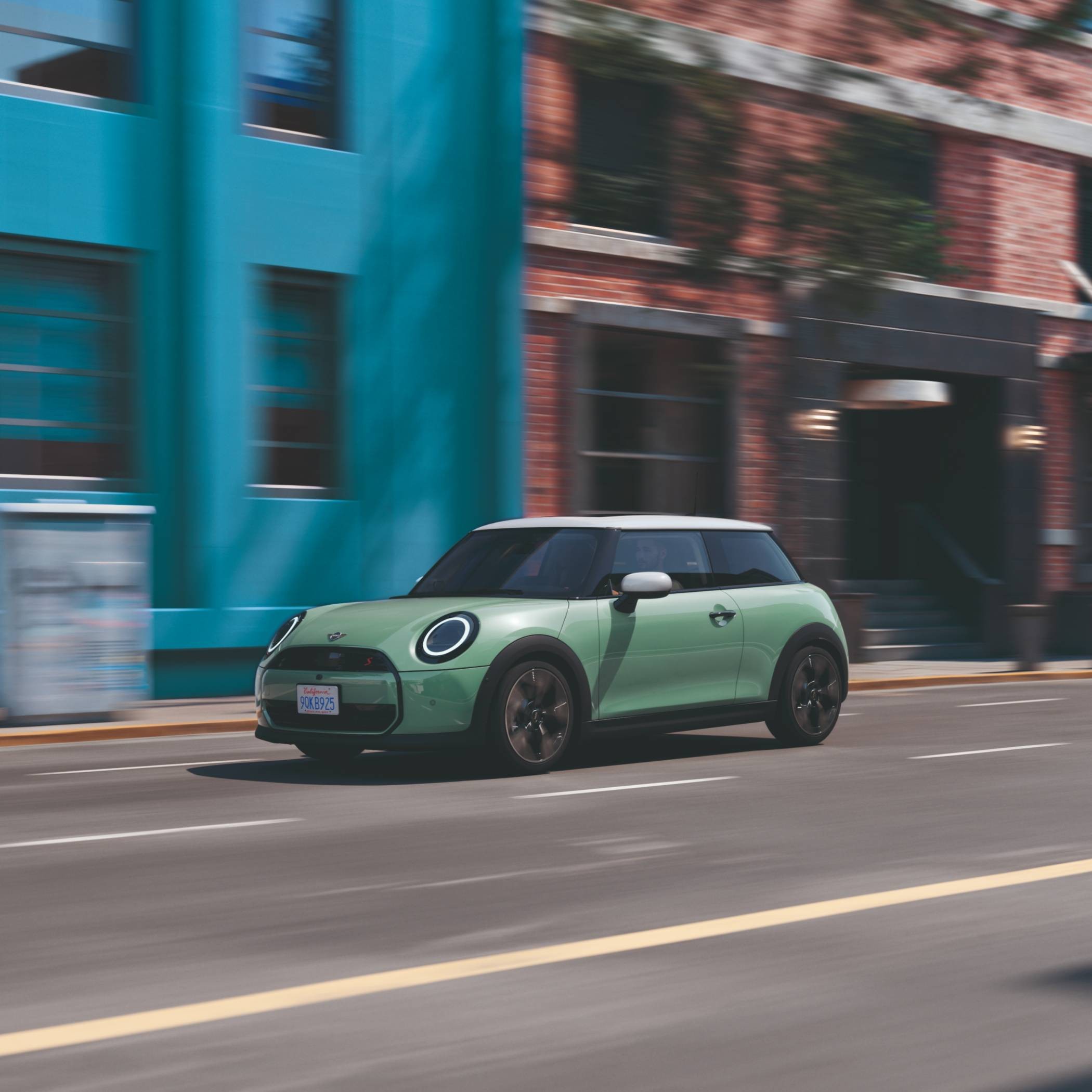 NOVÉ ČISTO ELEKTRICKÉ MINI COOPER. NOVÉ ČISTO ELEKTRICKÉ MINI COOPER.